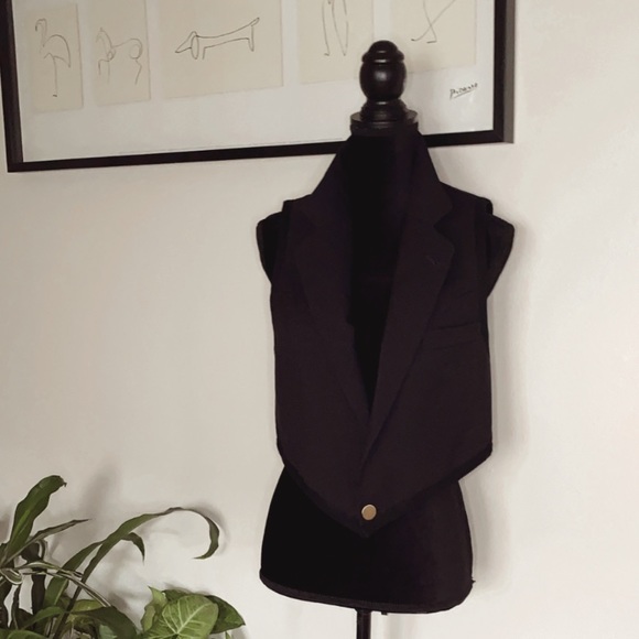 Re-Collection Black vest - Picture 7 of 7